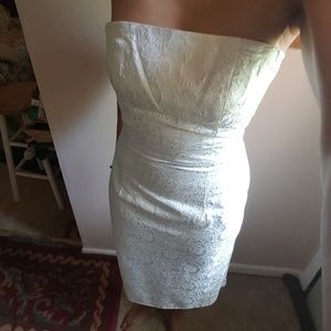 Kay Unger NY White & Silver Metallic Dress